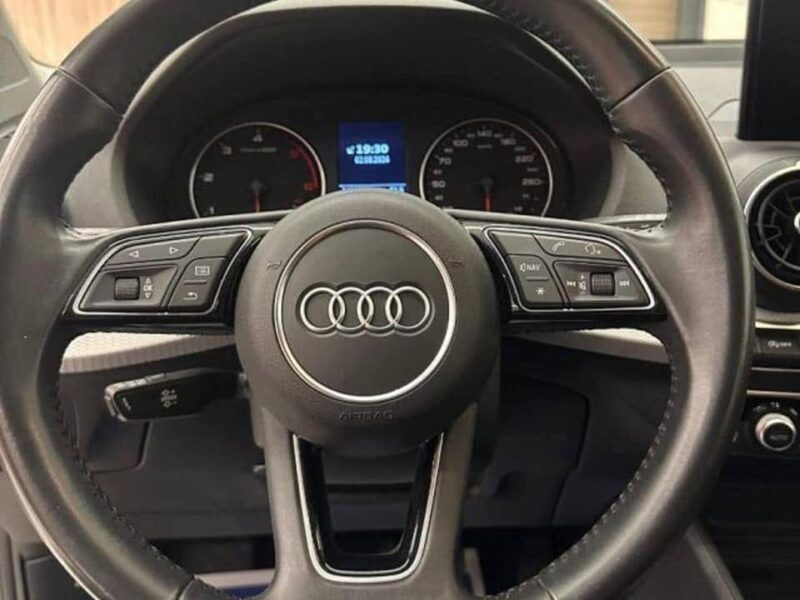 Audi Q2 35 TDI S tronic Business