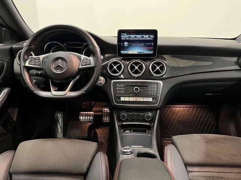 Mercedes-Benz CLA 1.6 Turbo 180 AMG SPORT