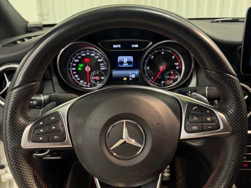 Mercedes-Benz CLA 220D 4MATIC AMG